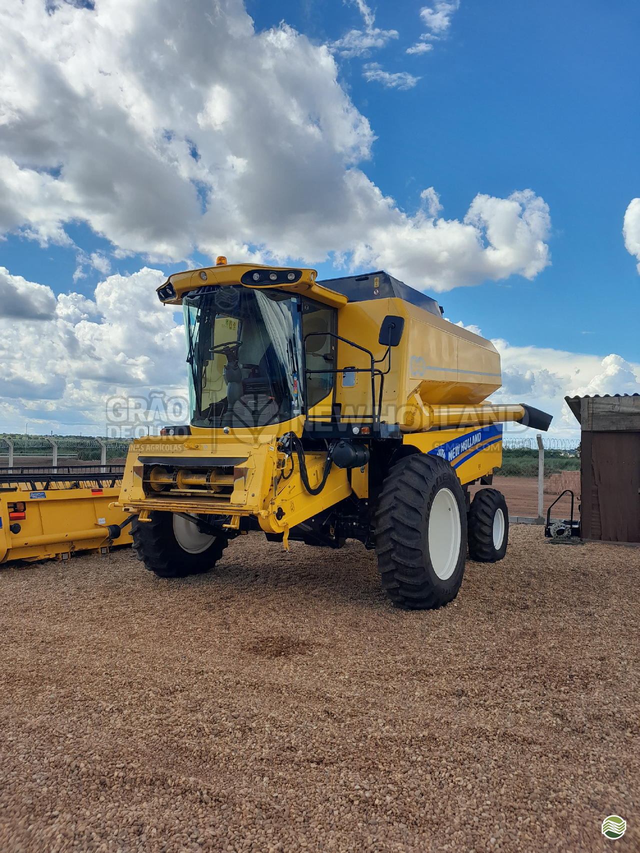 COLHEITADEIRA NEW HOLLAND TX 5.90 Grão de Ouro - New Holland GURUPI TOCANTINS TO